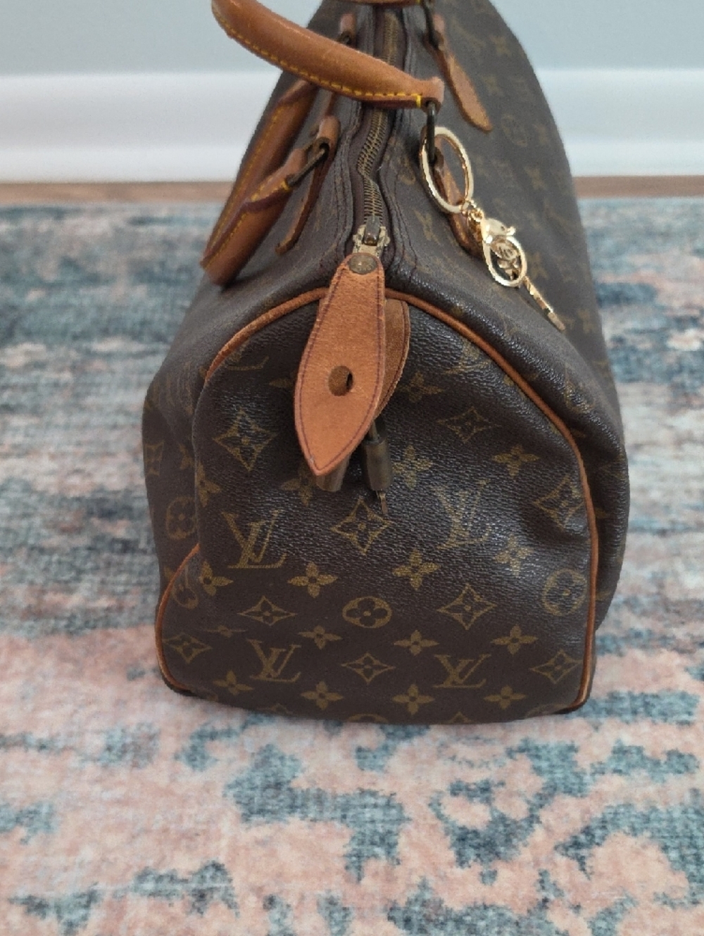 Impeccable Vintage Louis Vuitton Speedy 35 Monogram Satchel - Picture 5 of 15